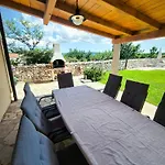 Villa Mikulica