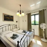 Villa Mikulica *