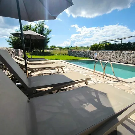 Villa Mikulica Holiday home *